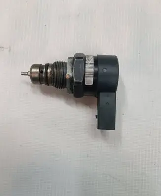 Mercedes-Benz A W169 Fuel pressure sensor A6110780449 12379118 0281002494