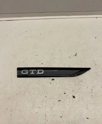Volkswagen Golf VIII Fender model badge letters 