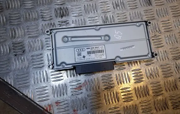 Audi Q5 SQ5 Sound amplifier 8R0035223F