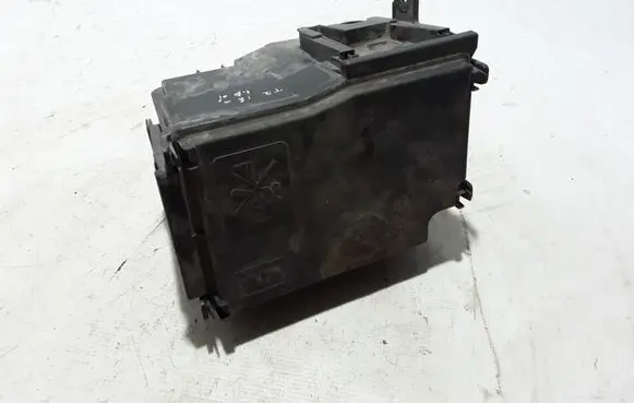 Renault Trafic III (X82) Fuse box set 243503708R