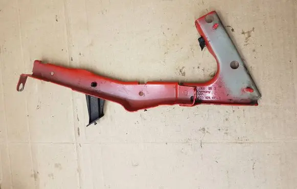 Audi A5 8T 8F Fender mounting bracket 8T0821135C