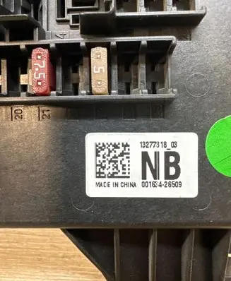 Opel Insignia A Fuse module 13277318 00163426509