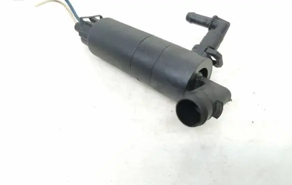 Volkswagen Golf I Headlight washer pump 20420 070114 110744
