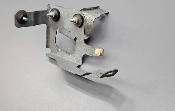 Peugeot 4007 ABS pump bracket 