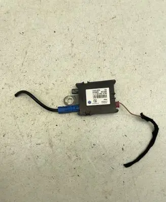 Mercedes-Benz R AMG W251 Aerial antenna amplifier 12221529 ZGS003 A1648201689