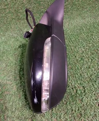Volkswagen PASSAT CC Front door electric wing mirror 