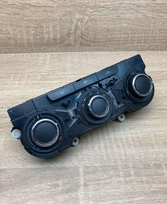 Skoda Octavia Mk2 (1Z) Climate control unit 3T0820047AB 5HB00975250