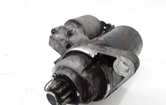 Volkswagen Golf V Starter motor 02T911023M