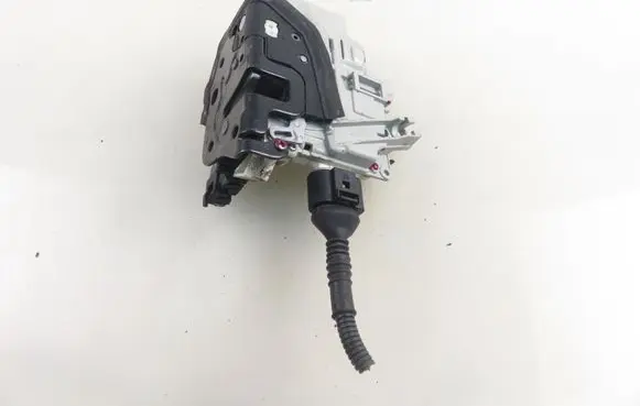 Audi A4 S4 B8 8K Front door lock 8J1837015A