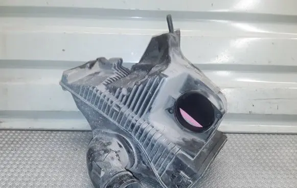 Nissan Note (E11) Air filter box 8200398990