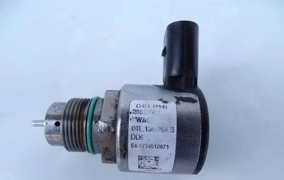 Volkswagen Golf IV Fuel pressure sensor 28513501 04L130764B 541734510671