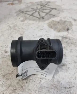 Volkswagen PASSAT B5 Mass air flow meter 0281002216
