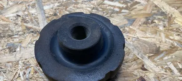 Audi A6 S6 C6 4F Front coil spring rubber mount 8E0512149P