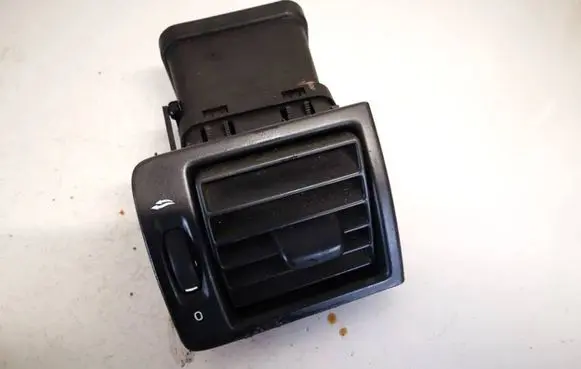 Volvo V50 Dash center air vent grill y01103o