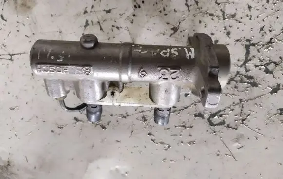 Mitsubishi Space Star Master brake cylinder