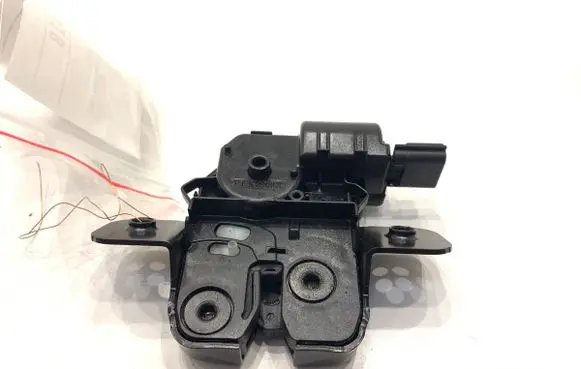 Nissan Juke II F16 Tailgate exterior lock 846304010R