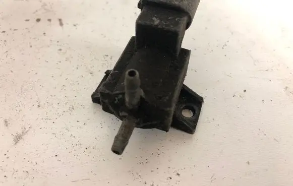 Audi A6 S6 C6 4F Vacuum valve 079906283B