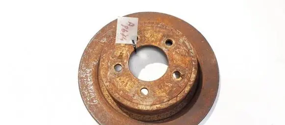 Chrysler Pacifica Rear brake disc neventiliuojamas