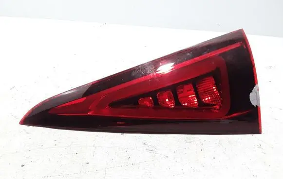 Mercedes-Benz GLE W167 Tailgate rear/tail lights A1679060107