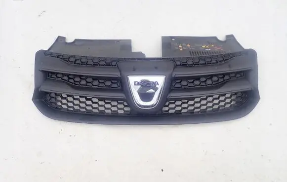 Dacia Sandero Front bumper upper radiator grill