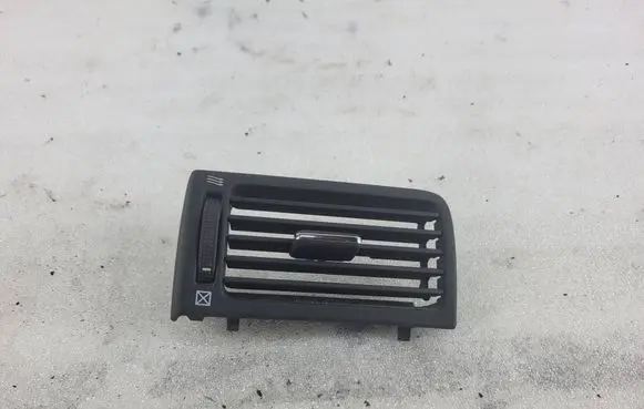 Toyota Avensis T250 Dashboard side air vent grill/cover trim B0URB0W 8518