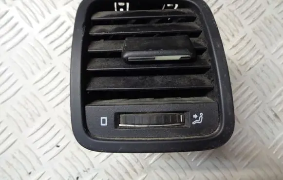Skoda Yeti (5L) Dashboard side air vent grill/cover trim 5L0819702