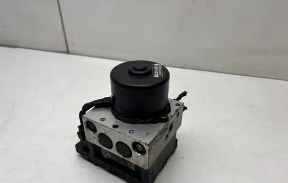 Volkswagen Golf IV ABS Pump 1J0907379P 1J0614117D