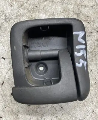 Volvo V70 Engine bonnet (hood) release handle 9483312 PA6GF30