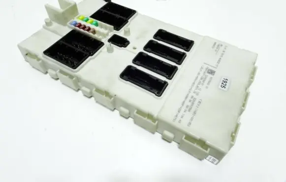 BMW 3 F30 F35 F31 Comfort/convenience module 9315682 524506F07 8260893984