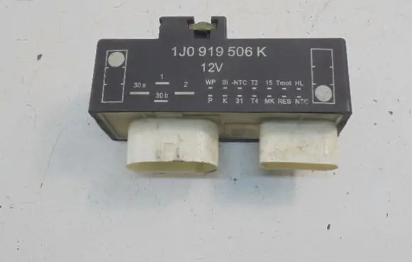 Volkswagen Golf IV Fan control module 1J0919506K