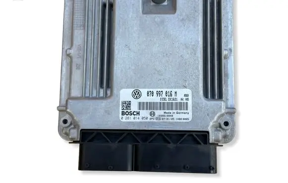 Volkswagen Transporter - Caravelle T5 Engine control unit/module 070997016M 0281014050
