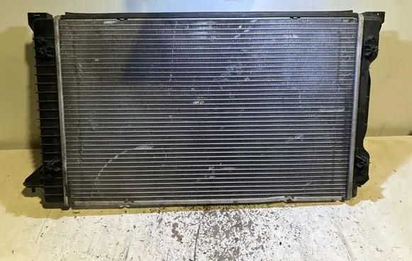 Audi A6 S6 C6 4F Coolant radiator
