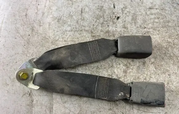 Nissan Navara D40 Middle seatbelt buckle (rear) 
