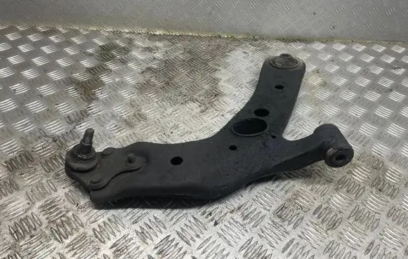 Toyota RAV 4 (XA30) Front lower control arm/wishbone