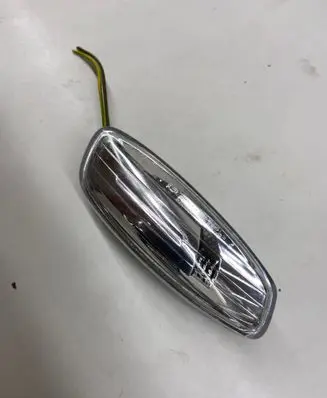 Citroen C4 Grand Picasso Front fender indicator light 1090102