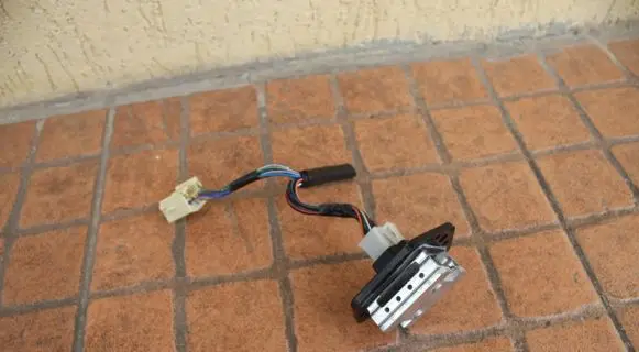 Mitsubishi Outlander Heater blower motor/fan resistor 