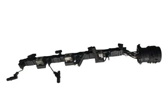 Volkswagen Golf V Fuel injector wires 036971826A