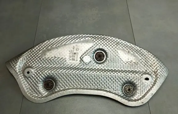Skoda Superb B8 (3V) Exhaust heat shield 3Q0825710A