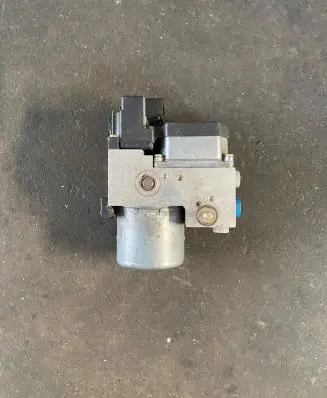 Audi A6 S6 C5 4B ABS Pump 8E0614111G