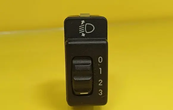 Opel Sintra Headlight level height control switch 90270514