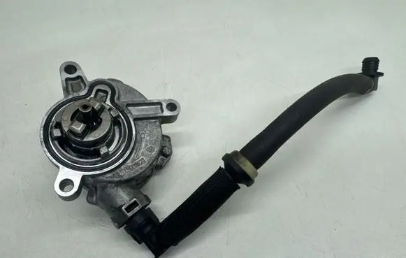 Volvo S60 Vacuum pump 31219463