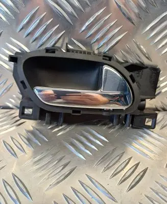 Peugeot 308 Front door interior handle 9660525380