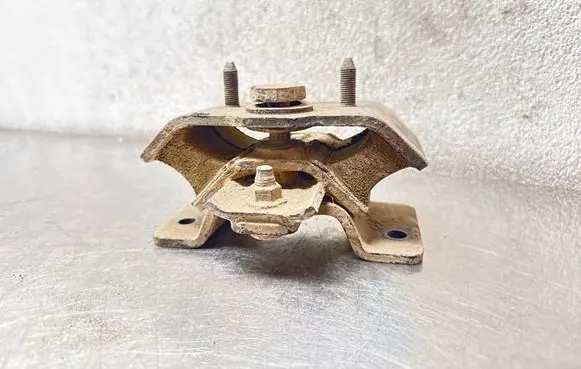Opel Frontera B Gearbox mount 