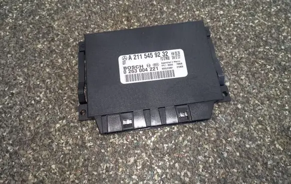 Mercedes-Benz E W211 Parking PDC control unit/module A2115459232 0263004221
