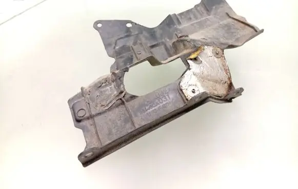 Toyota GT 86 Engine splash shield/under tray 56440CA031