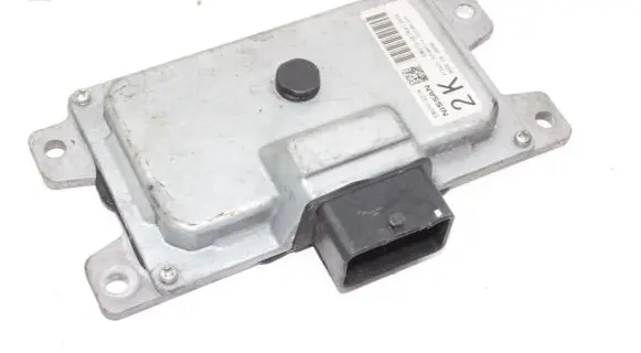 Nissan Juke I F15 Engine control unit/module EMU10021N