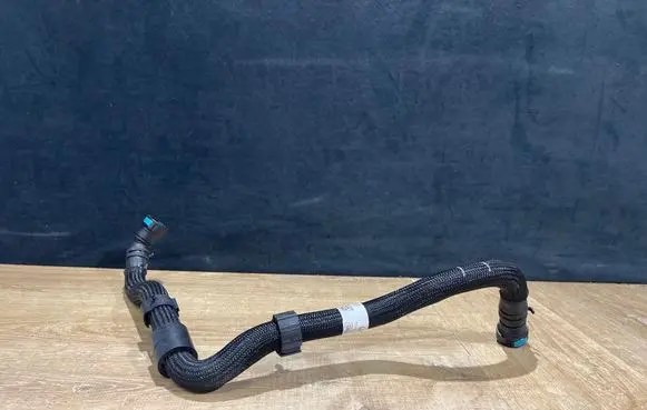 Land Rover Range Rover Evoque L551 Engine coolant pipe/hose L8D28D050AB