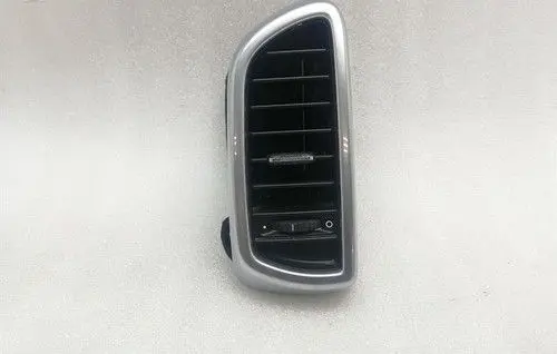 Porsche Cayenne (92A) Dash center air vent grill 7P5819704D