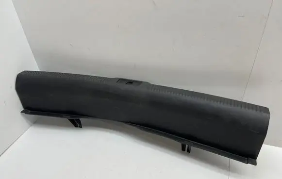 Trunk/boot sill cover protection