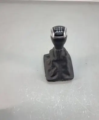 Audi Q2 - Gear lever shifter trim leather/knob 